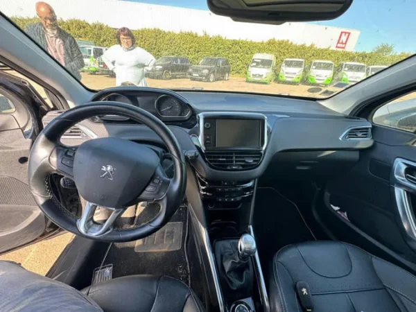 PEUGEOT 2008 Féline Titane 2016