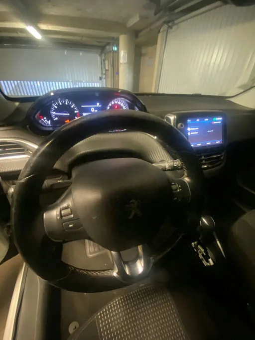 PEUGEOT 208 Allure 2019 – Image 8