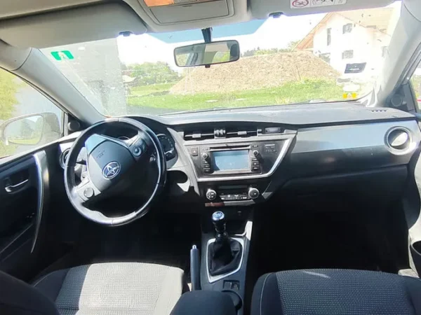 TOYOTA AURIS Dynamic 2014