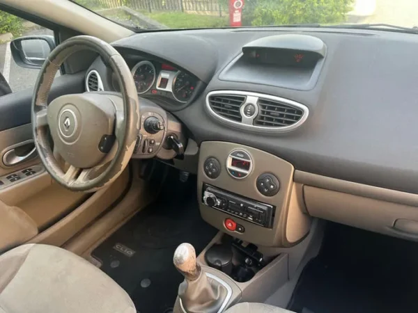 RENAULT CLIO III Expression 2009