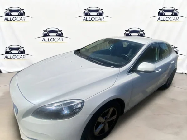 VOLVO V40 Momentum 2014