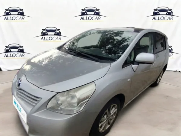 TOYOTA VERSO SkyView 2013