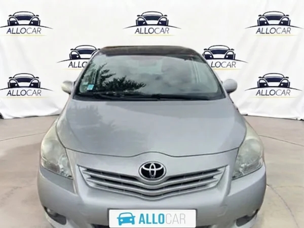 TOYOTA VERSO SkyView 2013