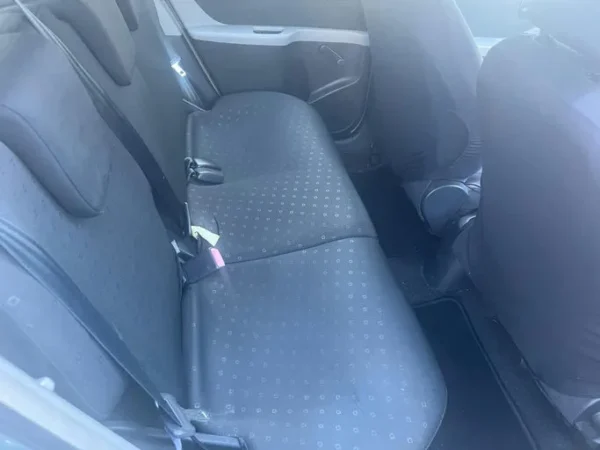 TOYOTA YARIS II Luna 2006