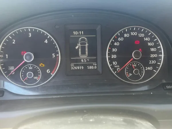 VOLKSWAGEN TOURAN N1 CONFORTLINE 2011