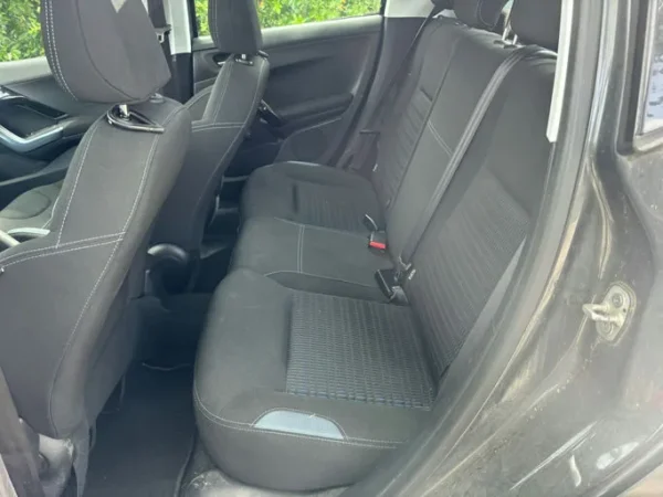 PEUGEOT 208 Allure 2013