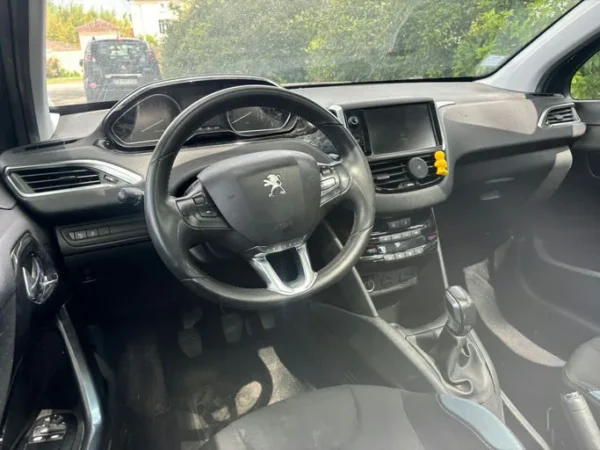 PEUGEOT 208 Allure 2013