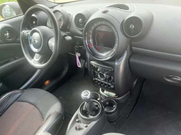 MINI MINI COUNTRYMAN R60 Cooper SD Finition Red Hot Chili 2015