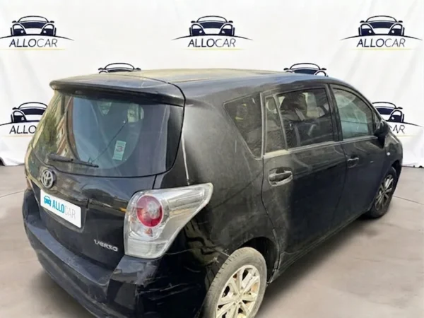 TOYOTA VERSO SkyView 2013