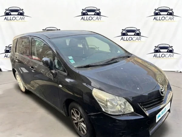 TOYOTA VERSO SkyView 2013