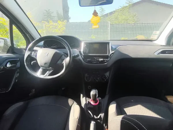 PEUGEOT 208 Style 2016