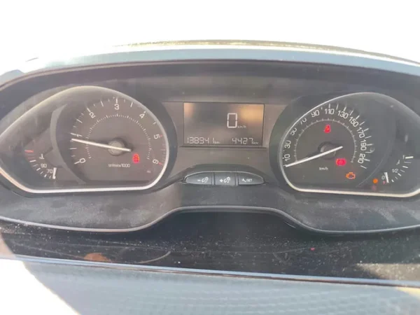 PEUGEOT 208 Style 2016