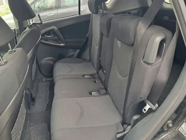 TOYOTA RAV4 Lounge 2011