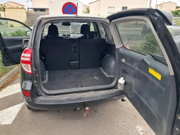 TOYOTA RAV4 Lounge 2011