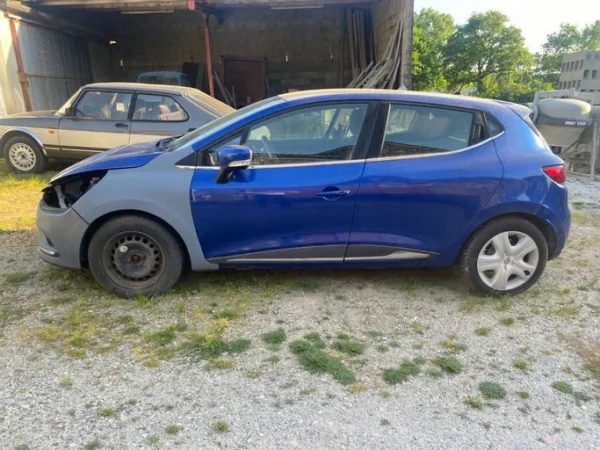 RENAULT CLIO IV Initiale Paris 2017