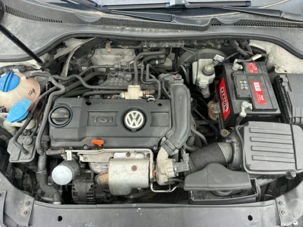 VOLKSWAGEN GOLF Confortline 2012