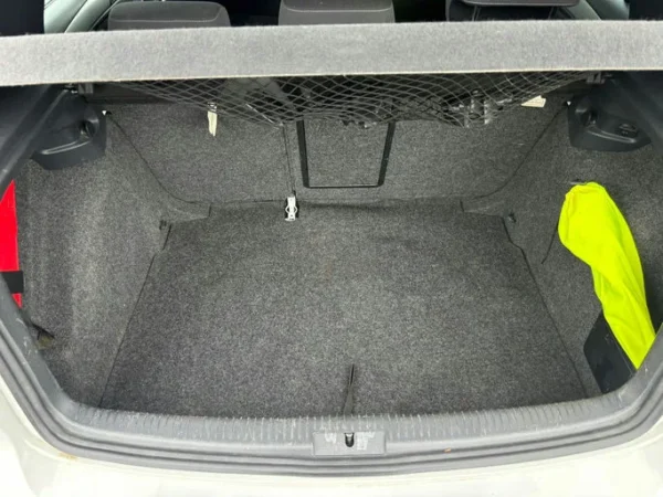 VOLKSWAGEN GOLF Confortline 2012