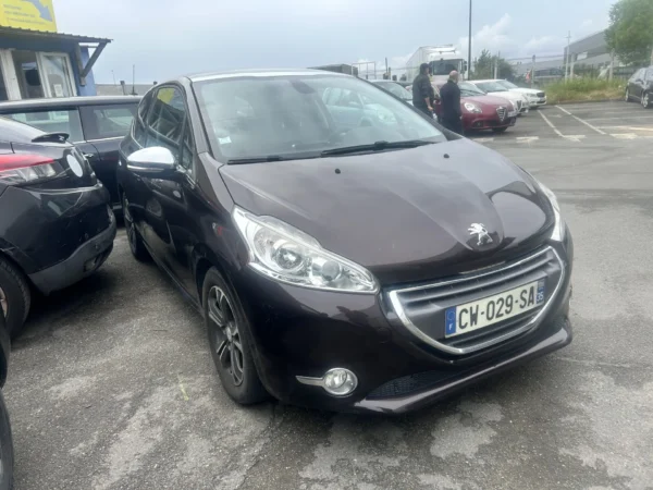 PEUGEOT 208 Allure 2013