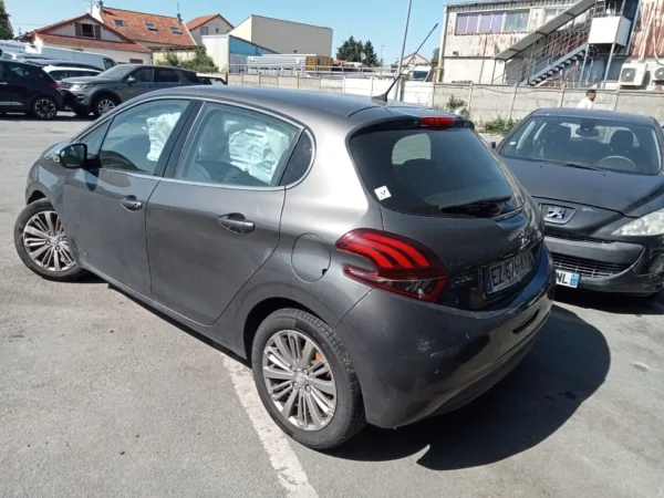 PEUGEOT 208 Allure 2018