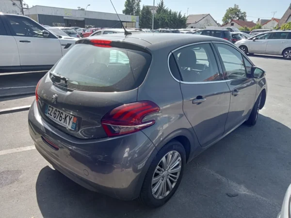 PEUGEOT 208 Allure 2018