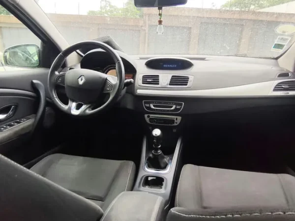 RENAULT MEGANE III BERLINE Authentique 2013