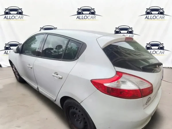 RENAULT MEGANE III BERLINE Authentique 2013