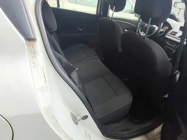 RENAULT MEGANE III BERLINE Authentique 2013