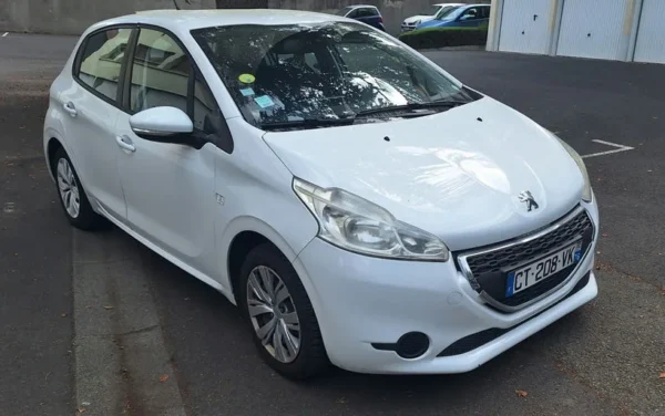 PEUGEOT 208 Access 2013