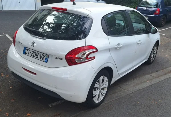 PEUGEOT 208 Access 2013