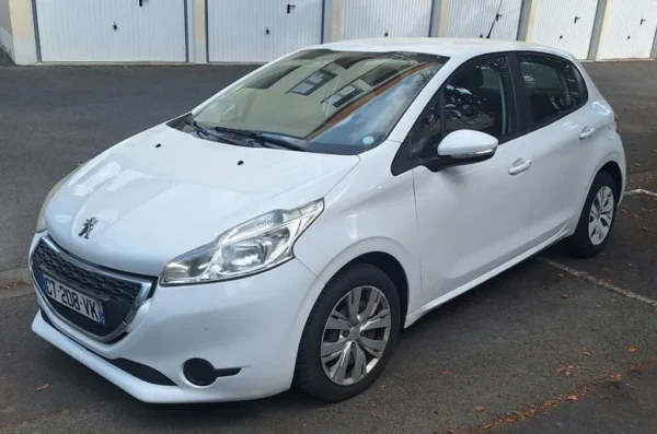 PEUGEOT 208 Access 2013