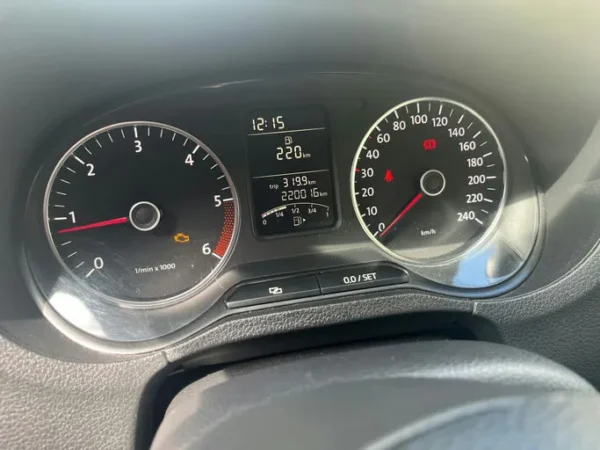 VOLKSWAGEN POLO 2011