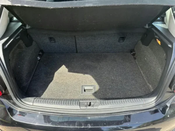 VOLKSWAGEN POLO Trendline 2011