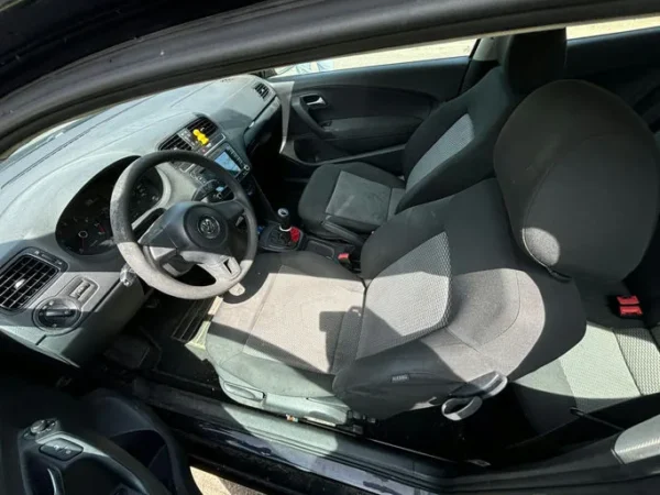 VOLKSWAGEN POLO Trendline 2011