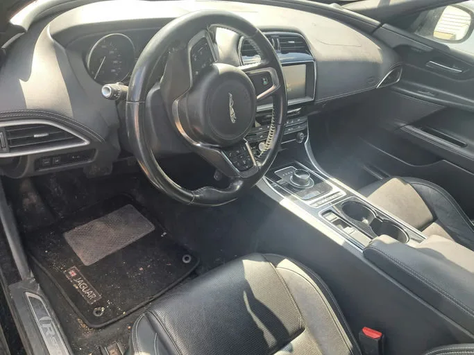 JAGUAR XE R-Sport 2018 – Image 8