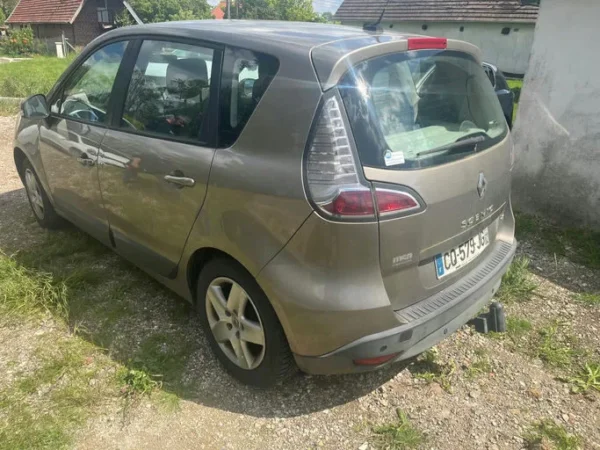 RENAULT SCENIC III Authentique 2013