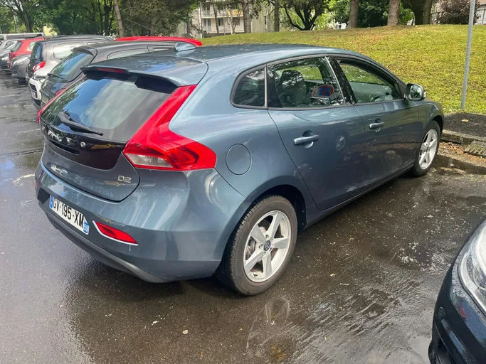 VOLVO V40 Kinetic 2014 – Image 3