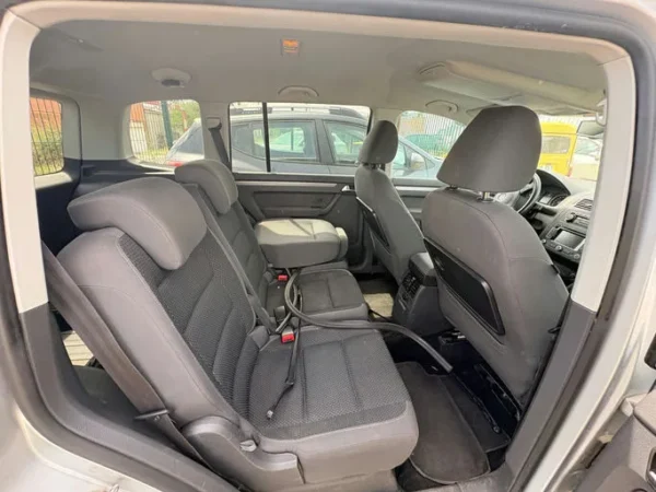 VOLKSWAGEN TOURAN Confortline 2011