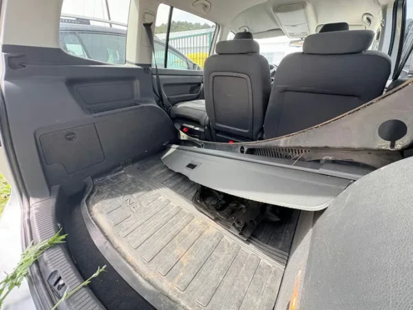 VOLKSWAGEN TOURAN Confortline 2011