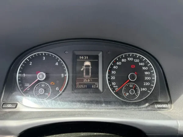 VOLKSWAGEN TOURAN Confortline 2011