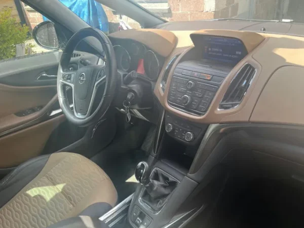 OPEL ZAFIRA 111 2012