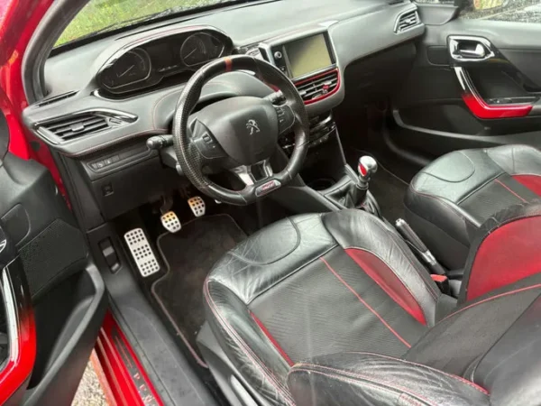 PEUGEOT 208 GTi 2013