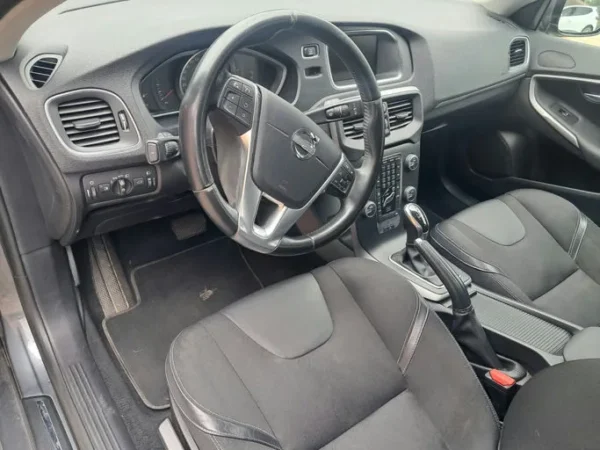 VOLVO V40 BUSINESS Momentum Business Powershift A 2013
