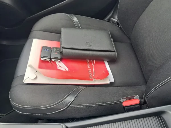 VOLVO V40 BUSINESS Momentum Business Powershift A 2013