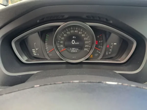 VOLVO V40 BUSINESS Momentum Business Powershift A 2013