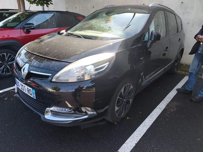 RENAULT GRAND SCENIC III Bose Edition 7 pl 2015 – Image 9