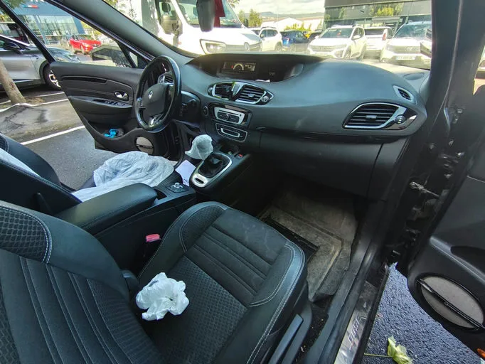 RENAULT GRAND SCENIC III Bose Edition 7 pl 2015 – Image 7