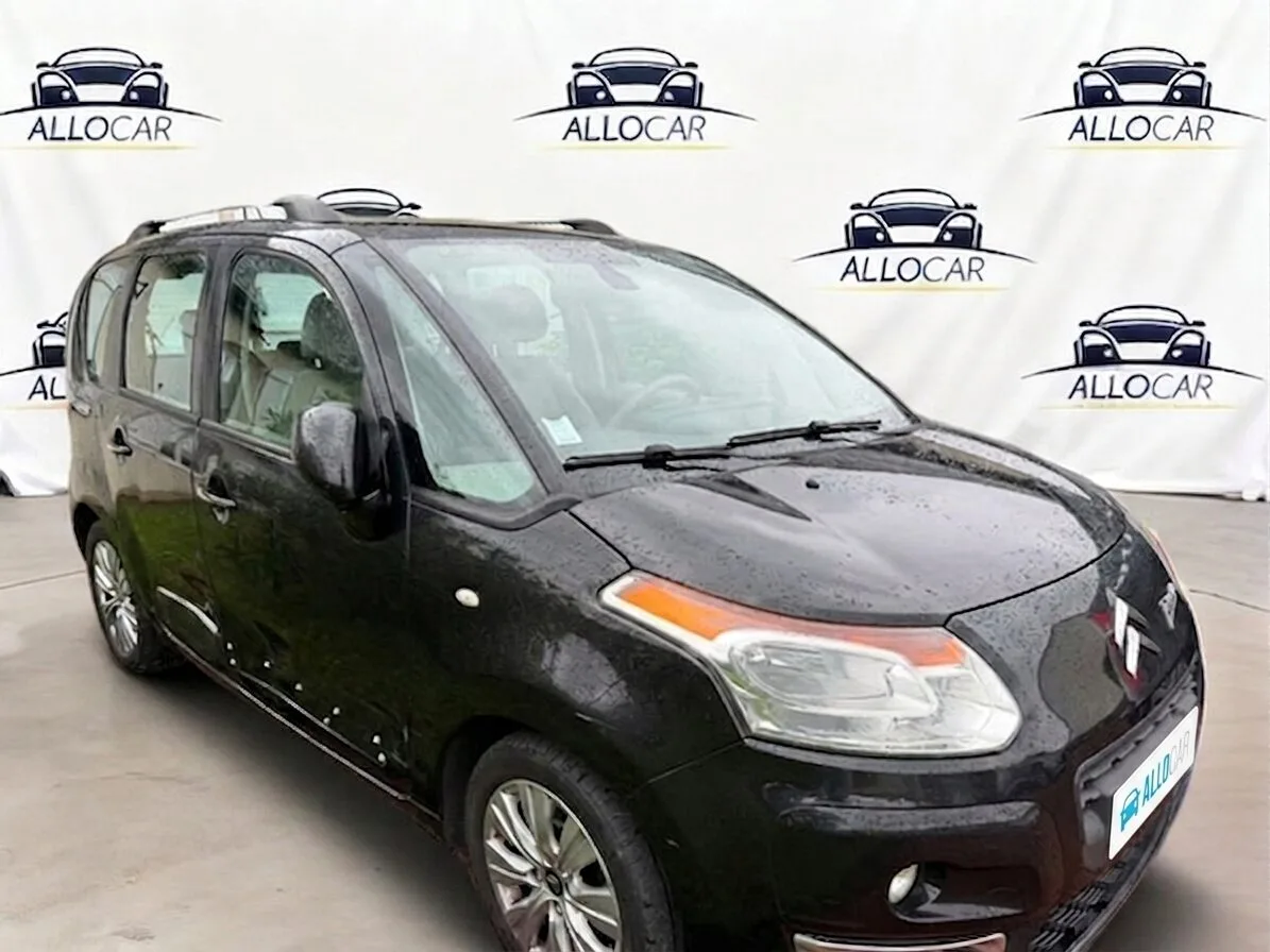 Exclusive 2010 – Image 4