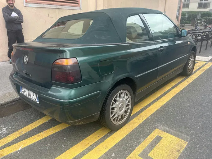 VOLKSWAGEN GOLF CABRIOLET Carat 2002 – Image 8