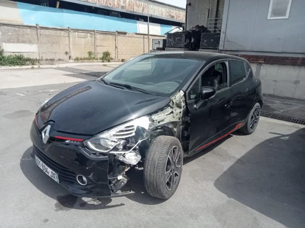 RENAULT CLIO IV SL Limited 2015