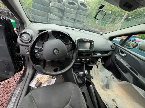 RENAULT CLIO IV SL Limited 2015